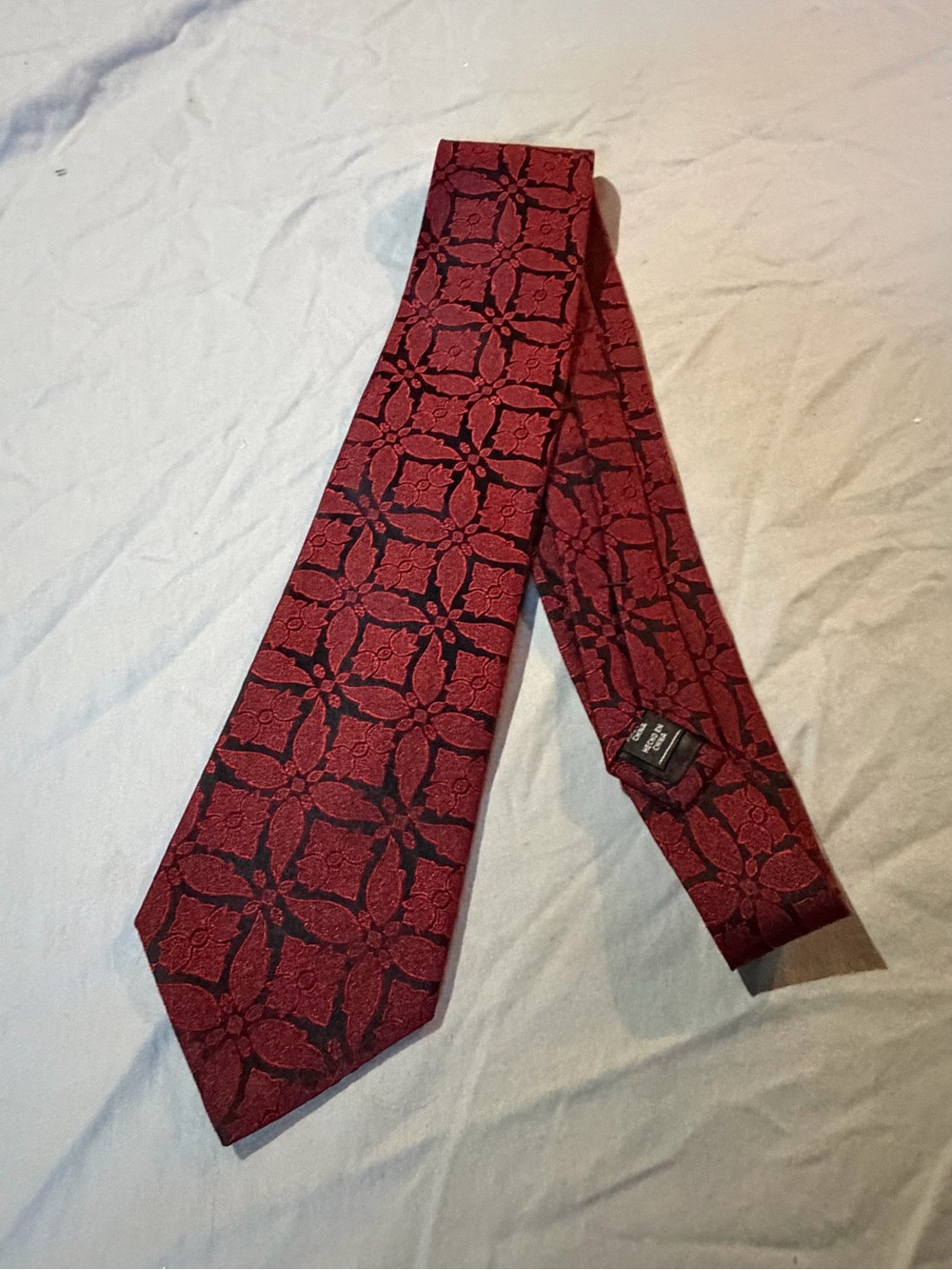 jf j.ferrar Burgundy and Black Medallion Silk Tie